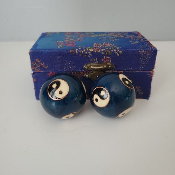 Vintage Set of 2 Blue Gold De-Stress Meditation Relaxation Baoding Chime Balls - Picture 6 of 6